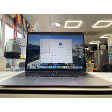 Ноутбук Apple MacBook Air 13 2020            
            б/у