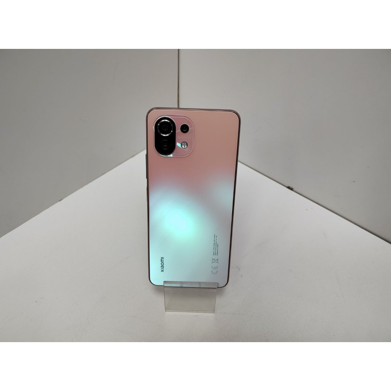 Мобильный телефон Xiaomi Mi 11 Lite 8/128 GB            
            б/у