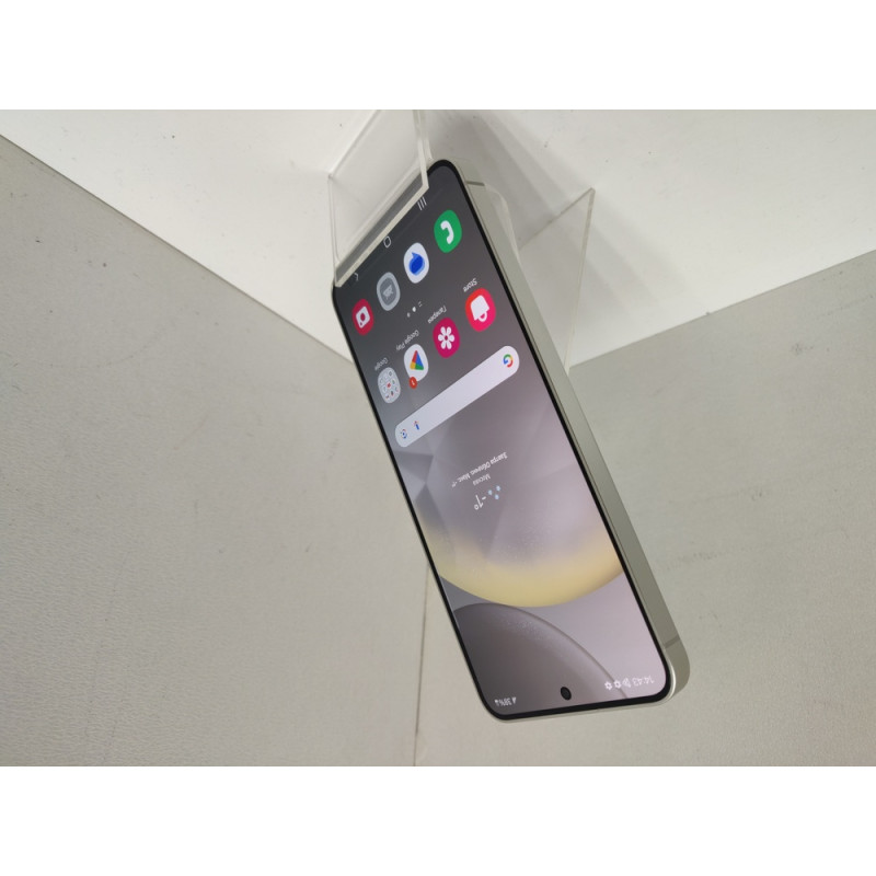Мобильный телефон Samsung Galaxy S24 8/256 GB            
            б/у