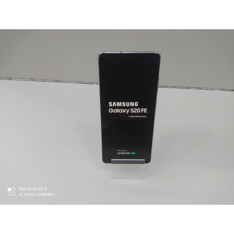 Мобильный телефон Samsung Galaxy S20 FE 6/128 GB            
            б/у