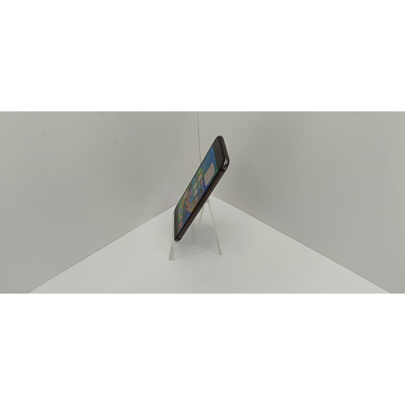 Мобильный телефон Apple iPhone 8 2/64 GB            
            б/у