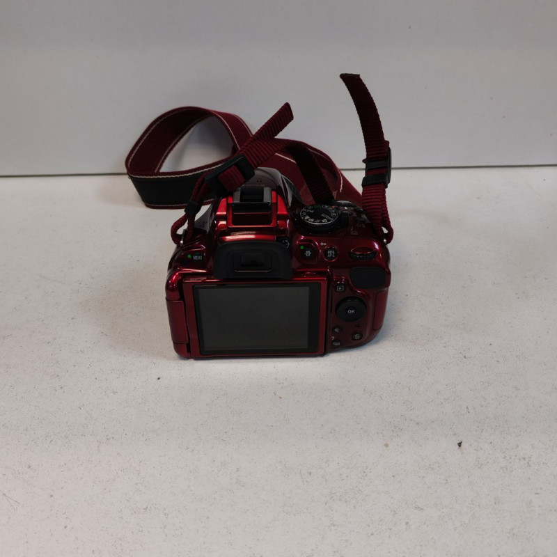 Фотоаппарат зеркальный Nikon D5200            
            б/у