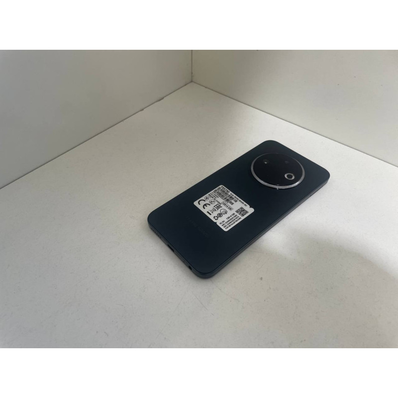 Мобильный телефон Tecno Spark 30C 8/256 GB            
            б/у