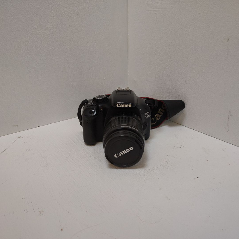 Фотоаппарат зеркальный Canon EOS 550D Kit            
            б/у