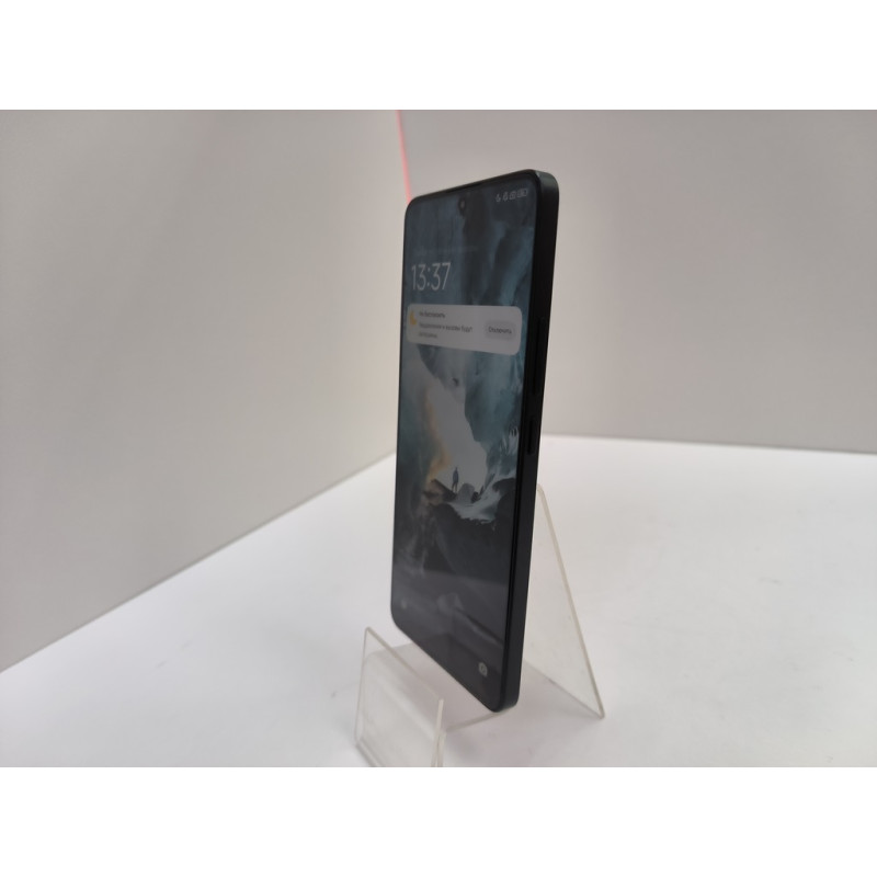 Мобильный телефон Xiaomi POCO F6 12/512 GB            
            б/у