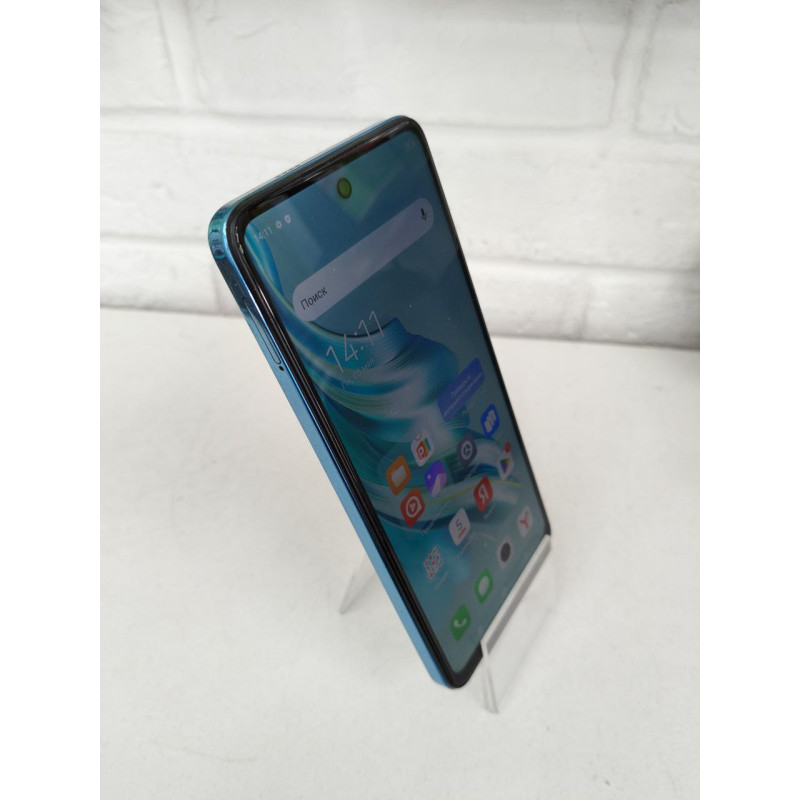 Мобильный телефон Tecno Spark 20 8/256 GB            
            б/у