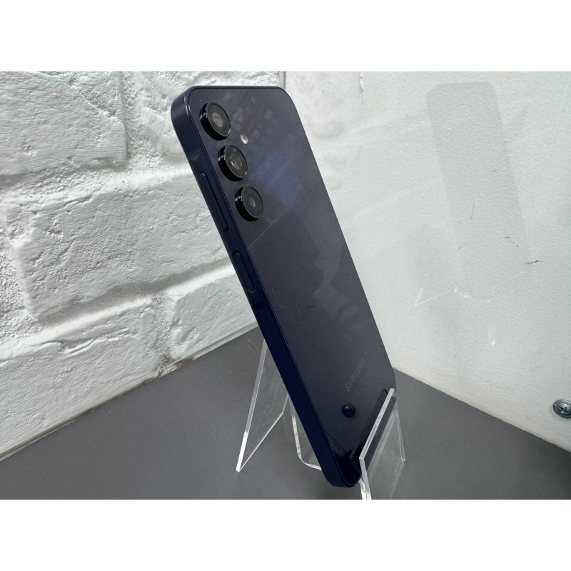 Мобильный телефон Samsung Galaxy A15 4/128 GB            
            б/у