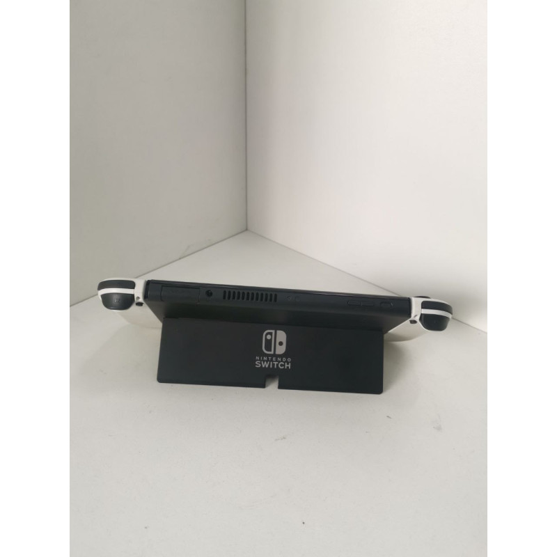 Игровые приставки Nintendo Switch OLED 64GB            
            б/у
