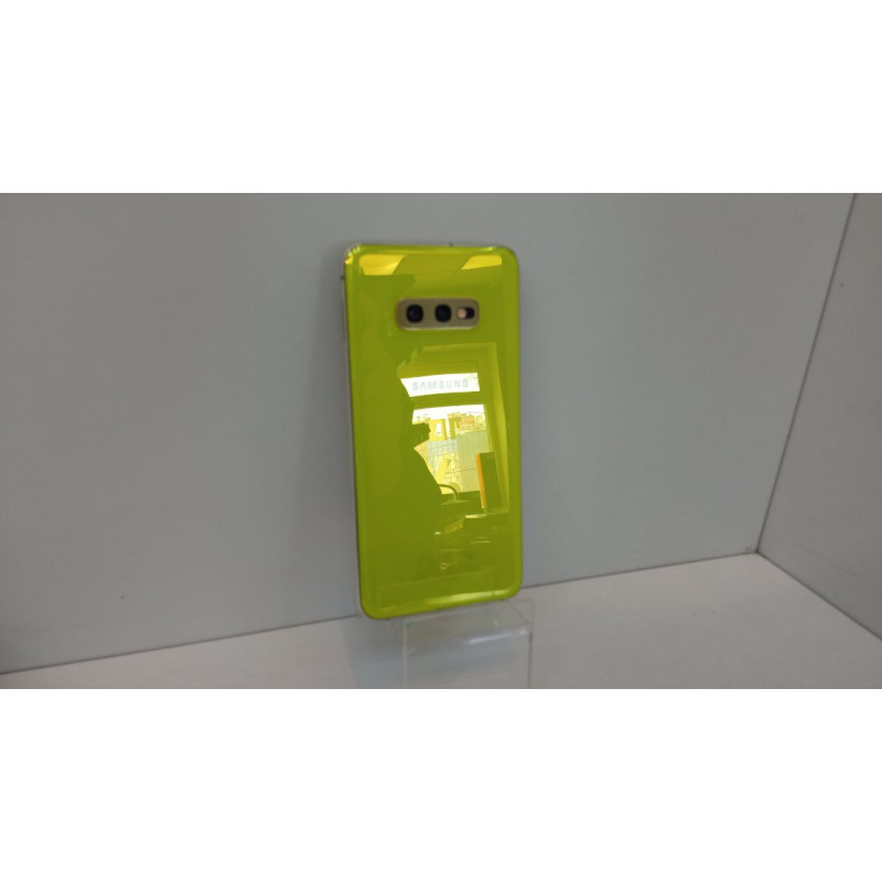 Мобильный телефон Samsung Galaxy S10e 6/128 GB            
            б/у