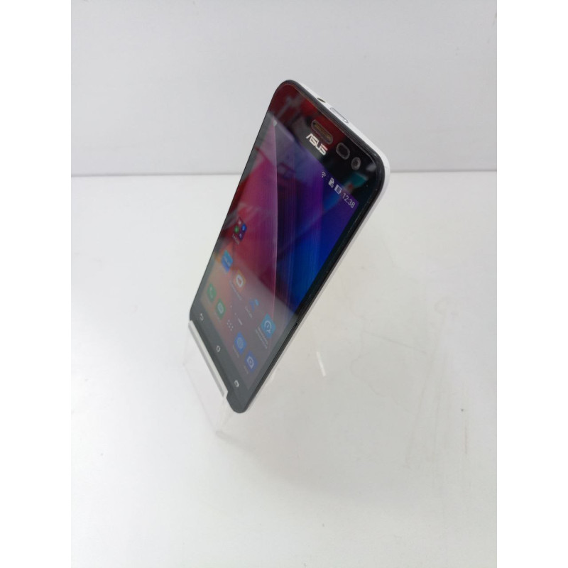 Мобильный телефон ASUS Z00D            
            б/у