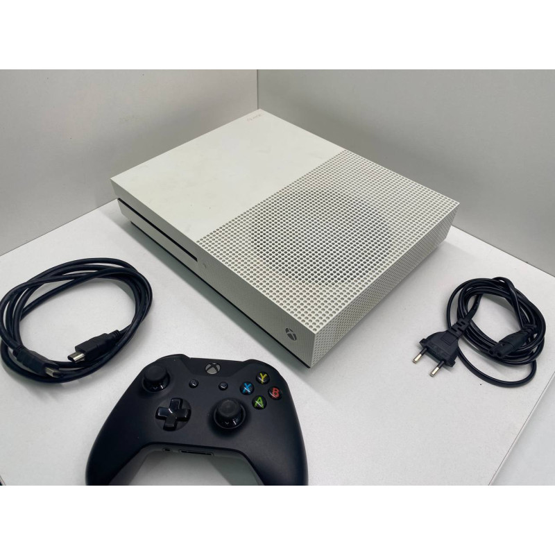 Игровые приставки Microsoft Xbox One S 1TB            
            б/у