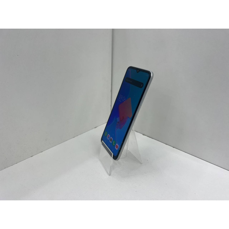 Мобильный телефон Tecno Spark 8C 4/64 GB            
            б/у