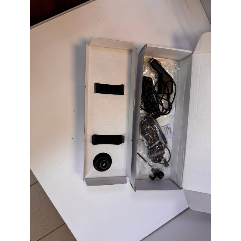 Видеорегистратор Digma FreeDrive 303 MIRROR DUAL            
            б/у
