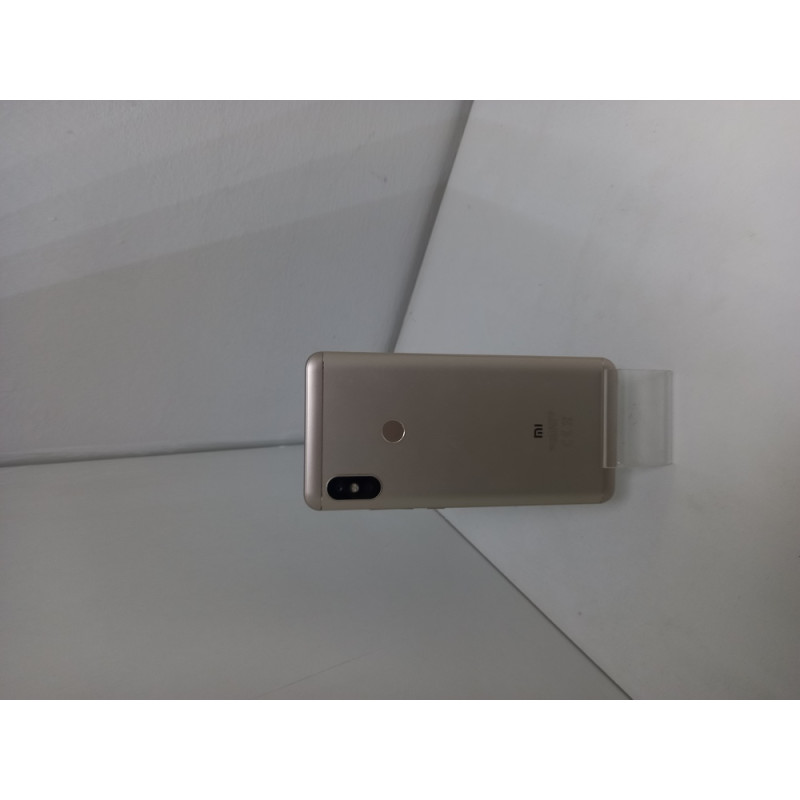 Мобильный телефон Xiaomi Redmi Note 5 4/64 GB..            
            б/у