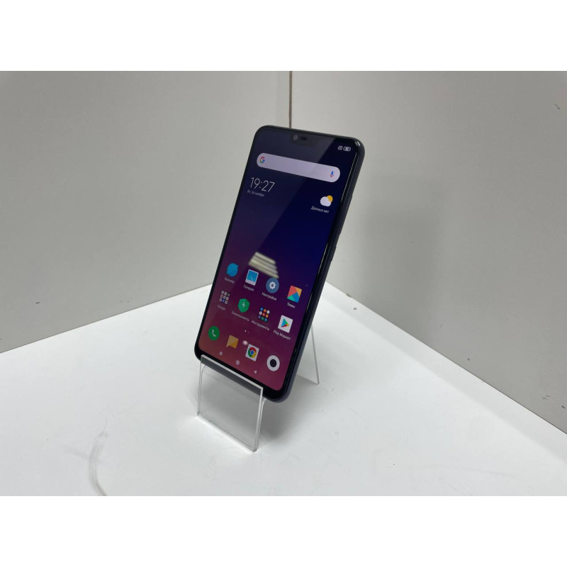 Мобильный телефон Xiaomi Mi 8 Lite 4/64 GB            
            б/у