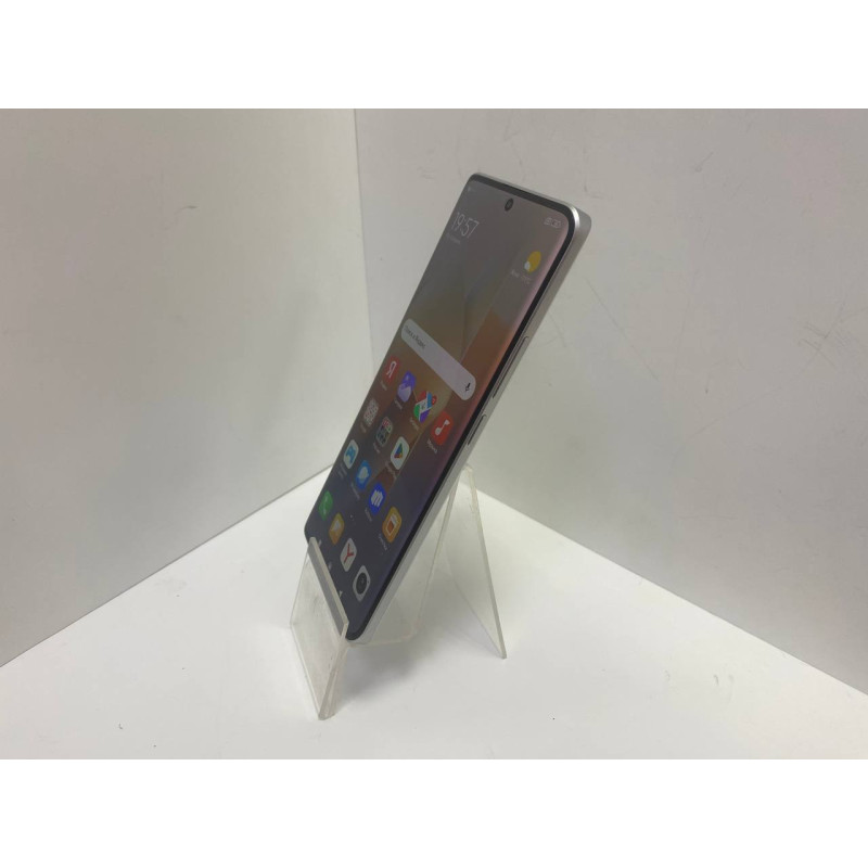 Мобильный телефон Xiaomi Redmi Note 13 Pro+ 8/256 GB            
            б/у
