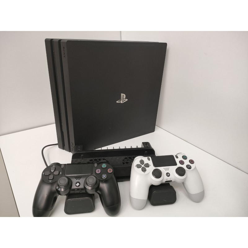 Игровые приставки Sony Playstation 4 PRO 1TB (CUH-7208B)            
            б/у