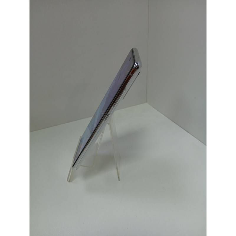 Мобильный телефон Samsung Galaxy S20 FE 6/128 GB            
            б/у
