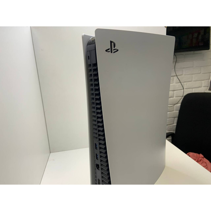 Игровые приставки Sony Playstation 5 670GB (CFI-1115A)            
            б/у