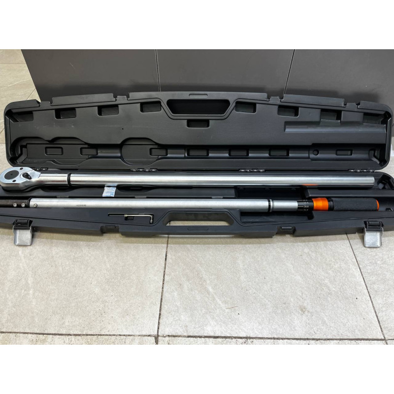 Динамометрический ключ AV Steel AV-547150            
            б/у