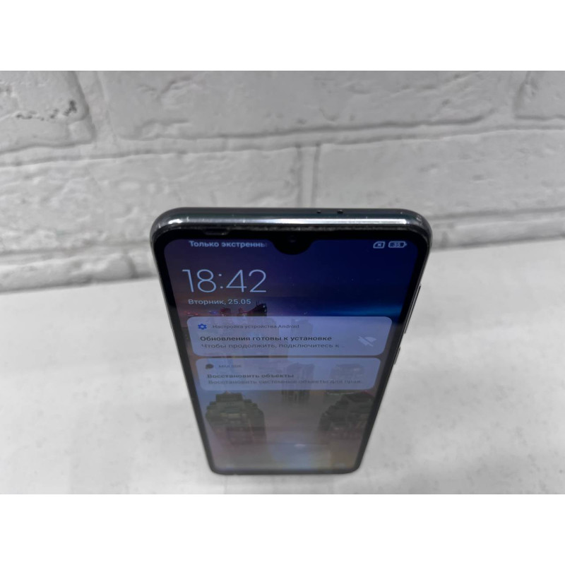 Мобильный телефон Xiaomi Mi 9 SE 6/128 GB            
            б/у