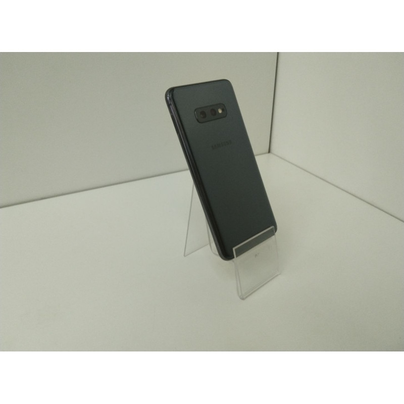 Мобильный телефон Samsung Galaxy S10e 6/128 GB            
            б/у