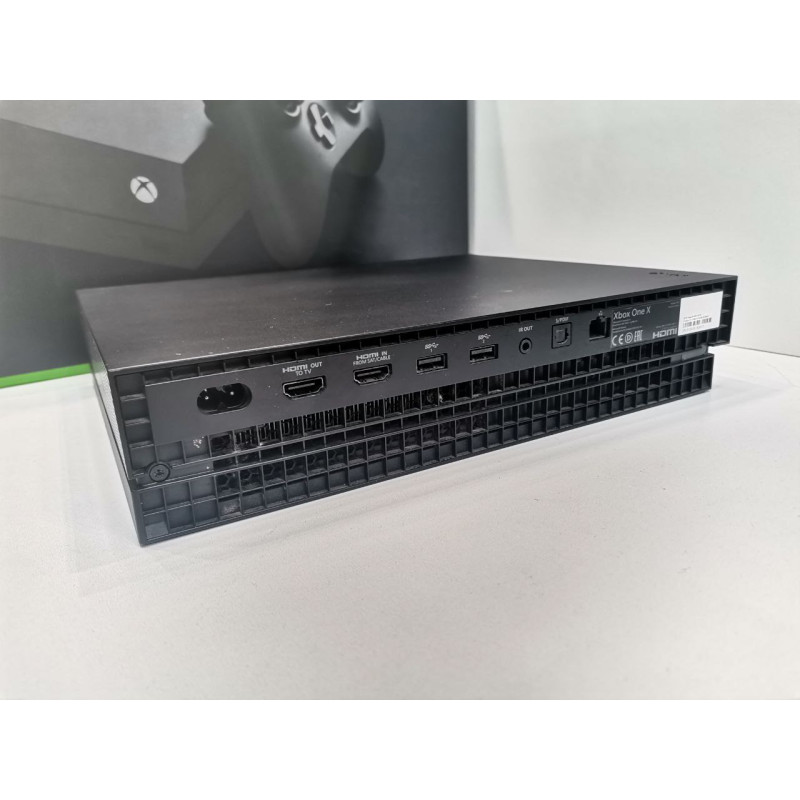 Игровые приставки Microsoft Xbox One X 1TB            
            б/у