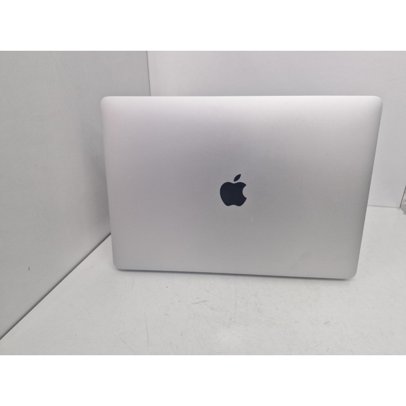 Ноутбук Apple MacBook Pro 13 2022            
            б/у