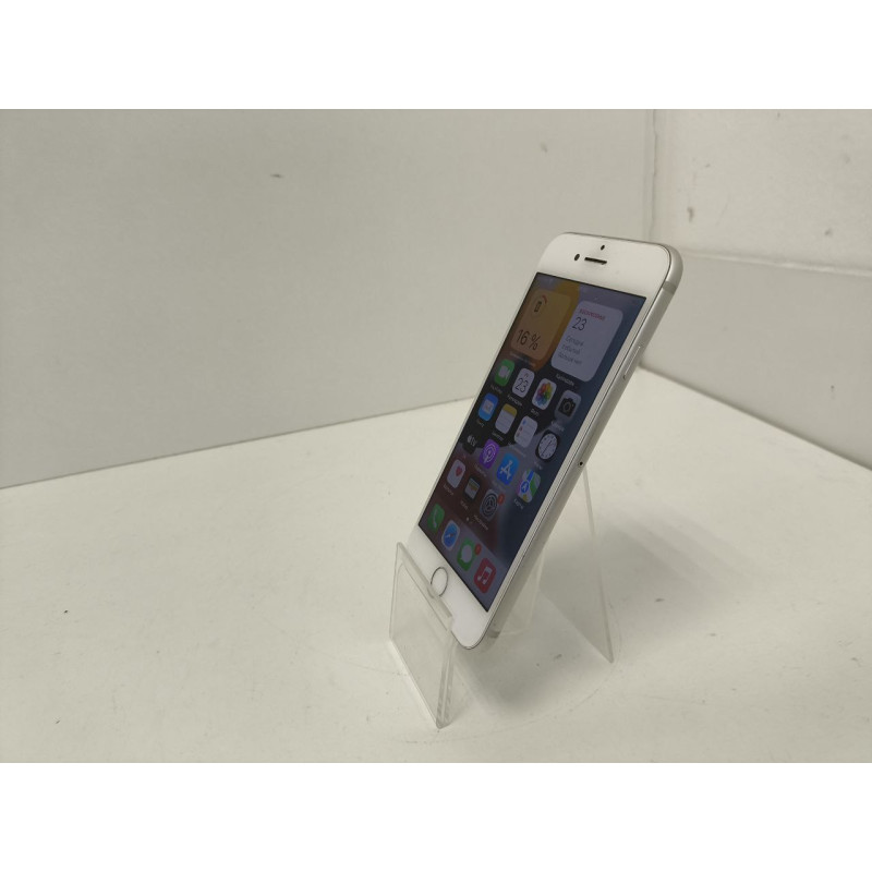 Мобильный телефон Apple iPhone 7 2/32 GB            
            б/у