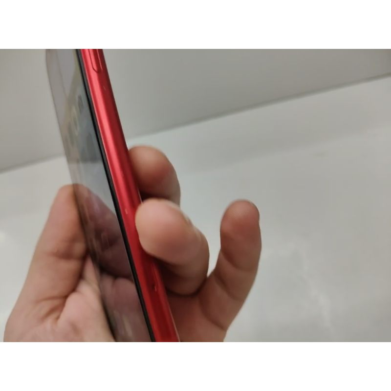 Мобильный телефон Apple iPhone 11 4/64GB            
            б/у