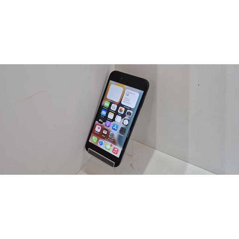 Мобильный телефон Apple iPhone 7 2/32 GB            
            б/у