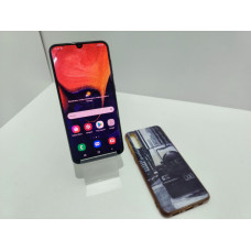 Мобильный телефон Samsung Galaxy A50 4/64 GB            
            б/у