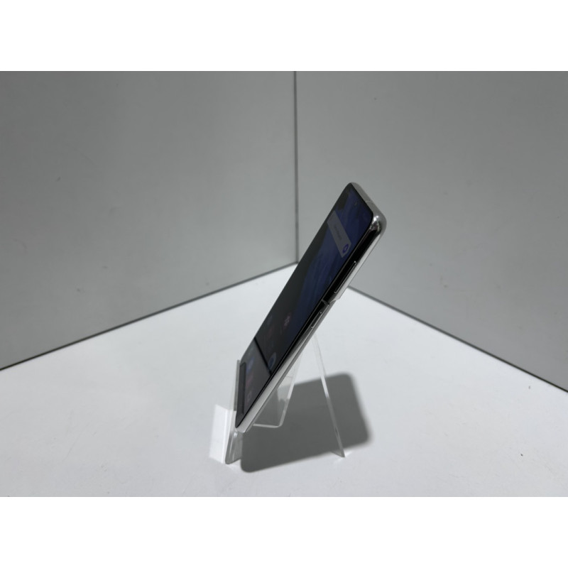 Мобильный телефон Samsung Galaxy S21 5G 8/256 GB            
            б/у