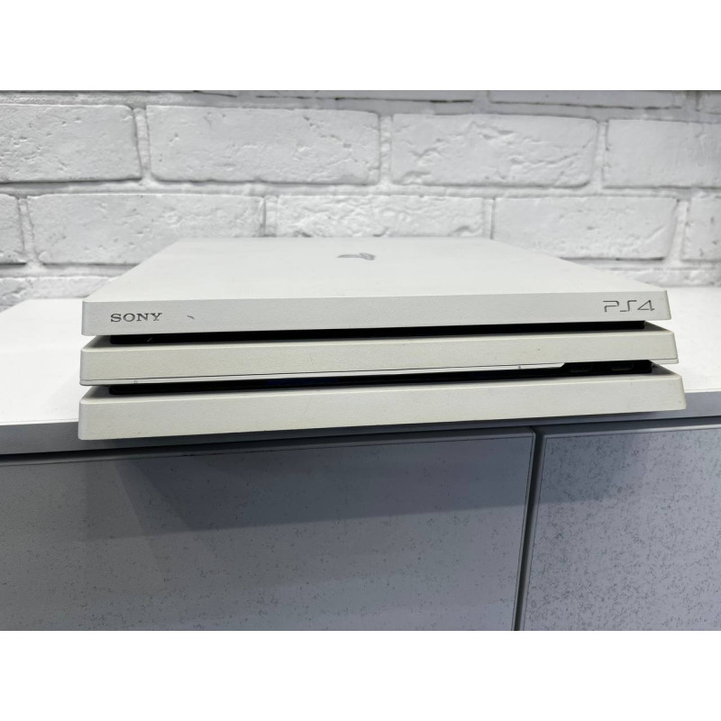 Игровые приставки Sony PlayStation 4 Pro 1 ТБ            
            б/у