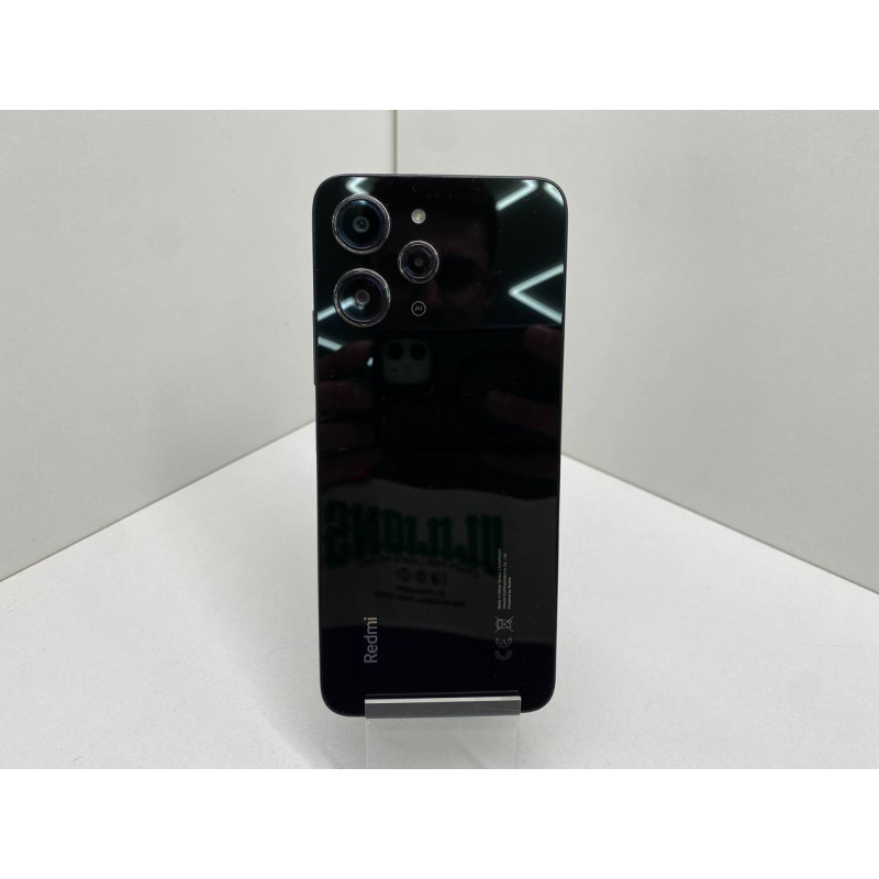 Мобильный телефон Xiaomi Redmi 12 4/128 GB            
            б/у