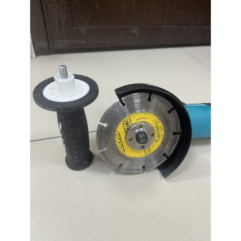 Болгарка Makita 9558HN            
            б/у