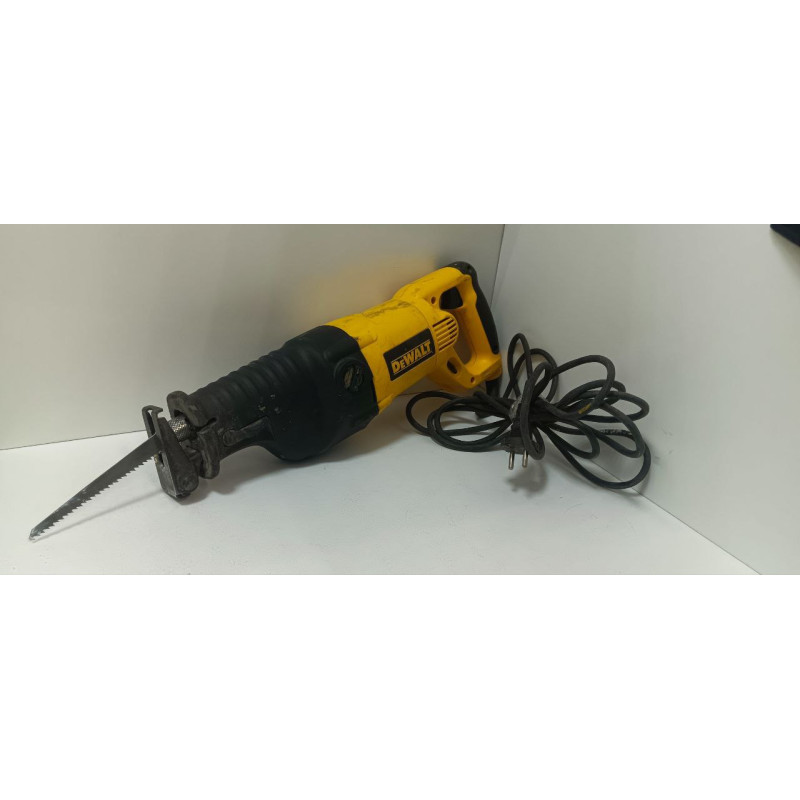 Сабельная пила DeWALT DW311K            
            б/у