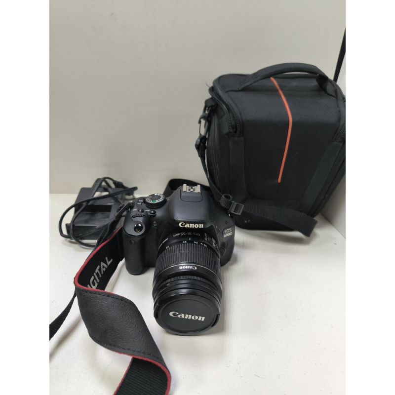 Фотоаппарат зеркальный Canon EOS 600D            
            б/у