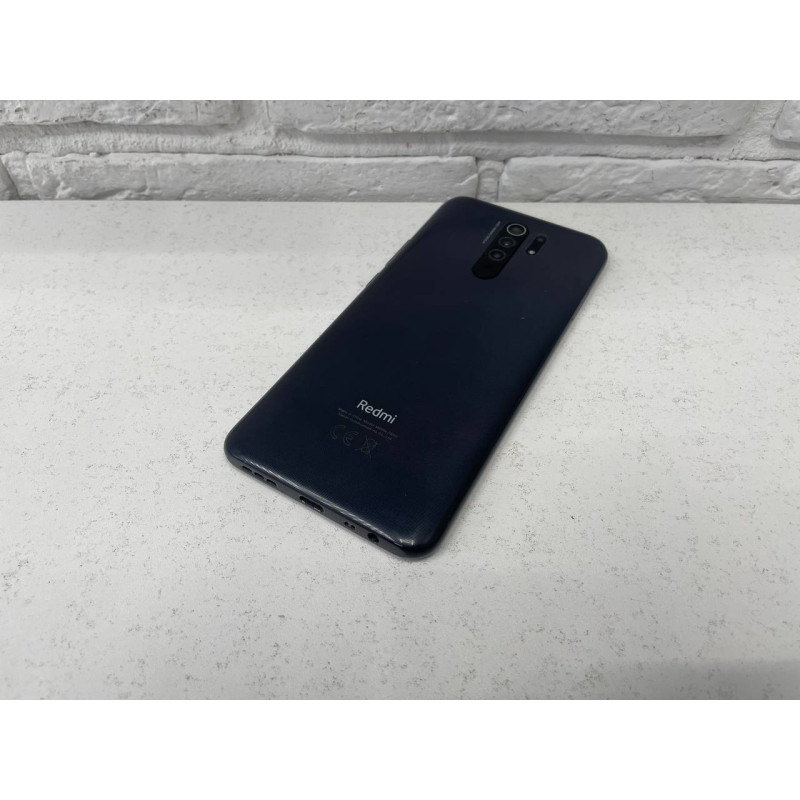 Мобильный телефон Xiaomi Redmi 9 4/64 GB            
            б/у