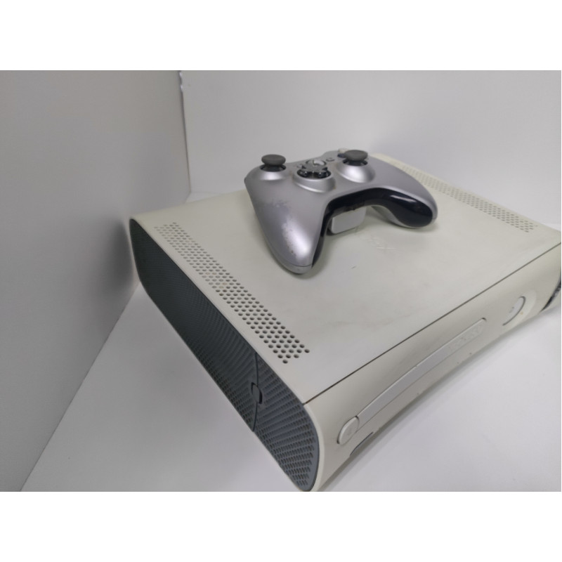 Игровые приставки Microsoft Xbox 360 4 GB            
            б/у