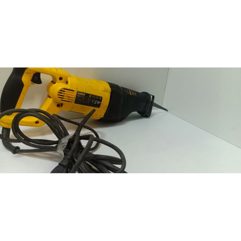 Сабельная пила DeWALT DW311K            
            б/у