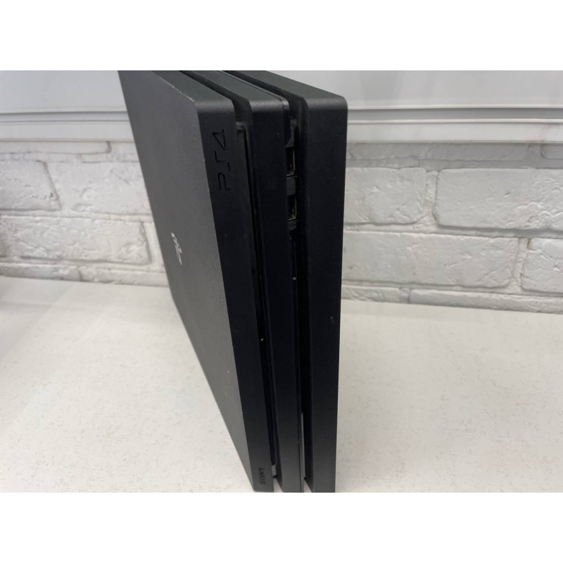 Игровые приставки Sony PlayStation 4 Pro 1 ТБ            
            б/у