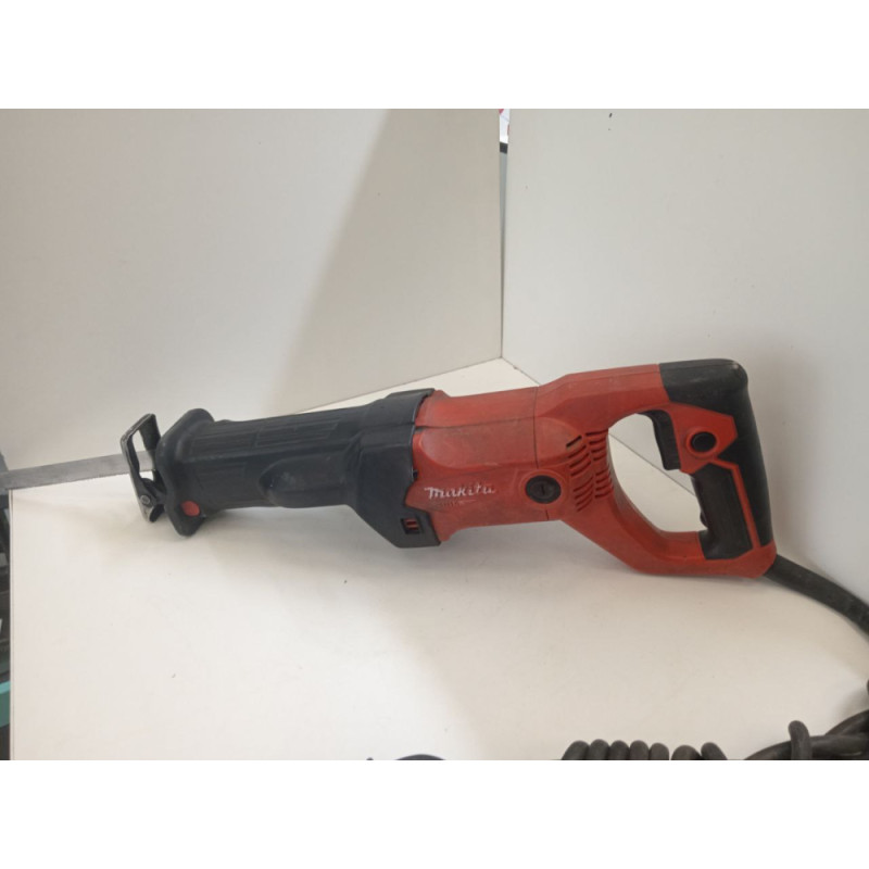 Сабельная пила Makita M4501            
            б/у