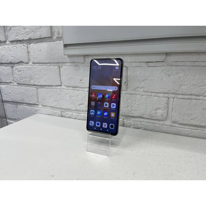 Мобильный телефон Xiaomi Redmi Note 12 Pro 8/256 GB            
            б/у