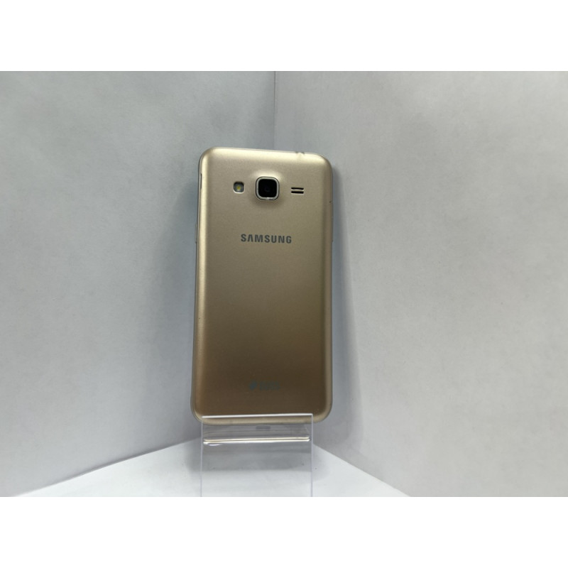 Мобильный телефон Samsung Galaxy J3 (2016) 1.5/8 GB            
            б/у