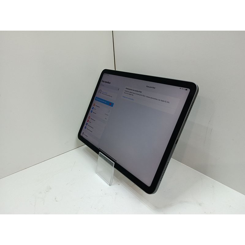 Планшет без SIM-карты Apple iPad Air 2022 Wi-Fi 8/64GB            
            б/у