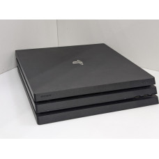 Игровые приставки Sony Playstation 4 PRO 1TB (CUH-7008B)            
            б/у