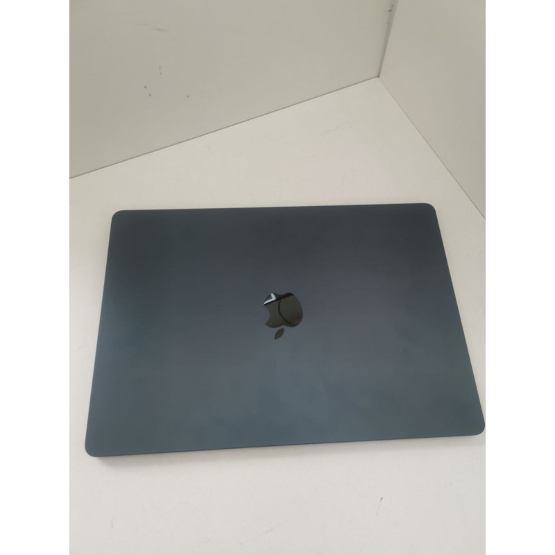 Ноутбук Apple MacBook Air 15 (2024) M3            
            б/у