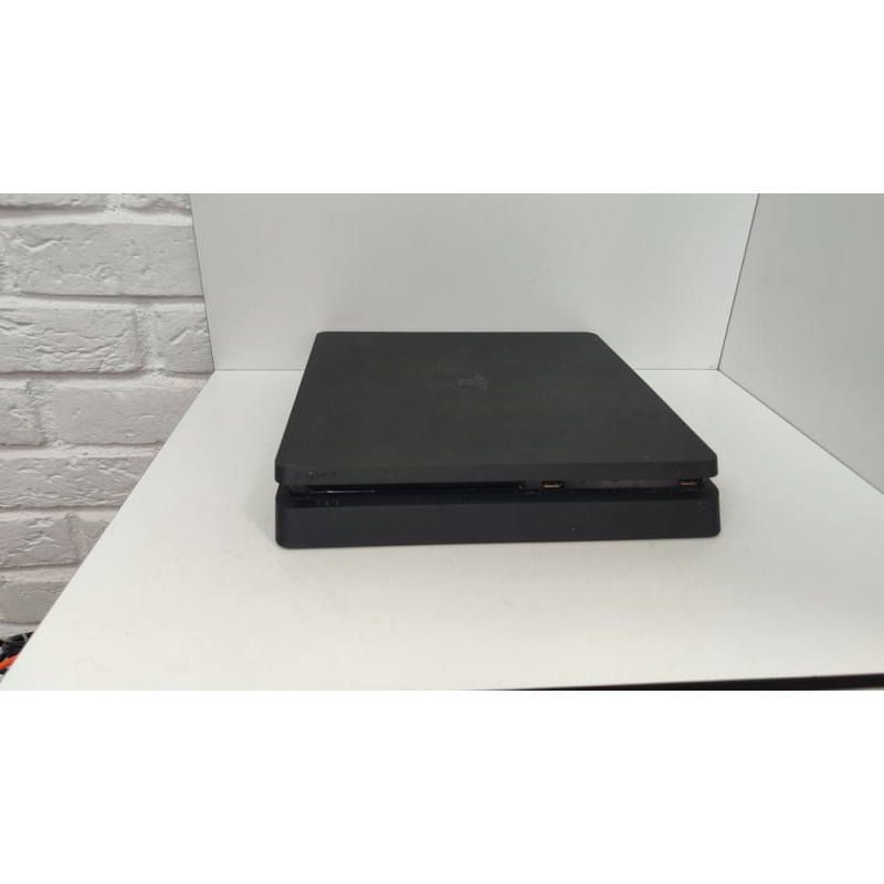 Игровые приставки Sony Playstation 4 SLIM 1TB (CUH-2208B)            
            б/у