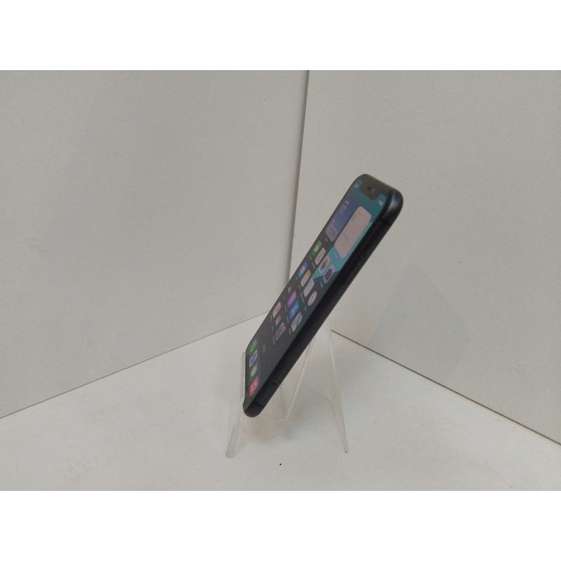 Мобильный телефон Apple iPhone 11 4/128 GB            
            б/у